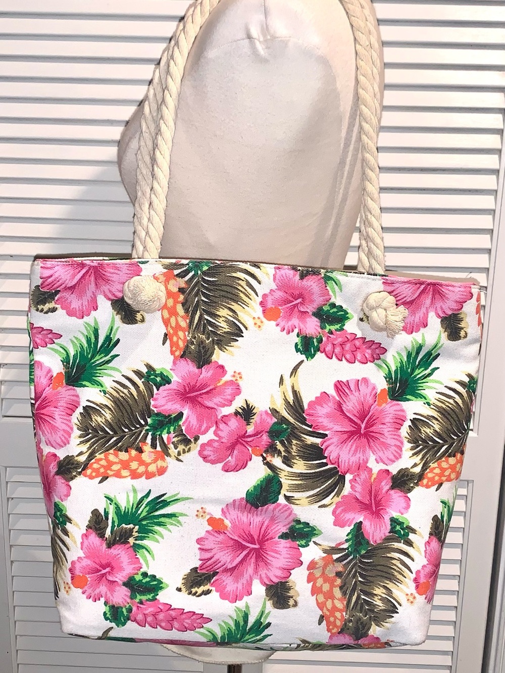 Beach tote bag pink vibrant hibiscus pattern with braided handles